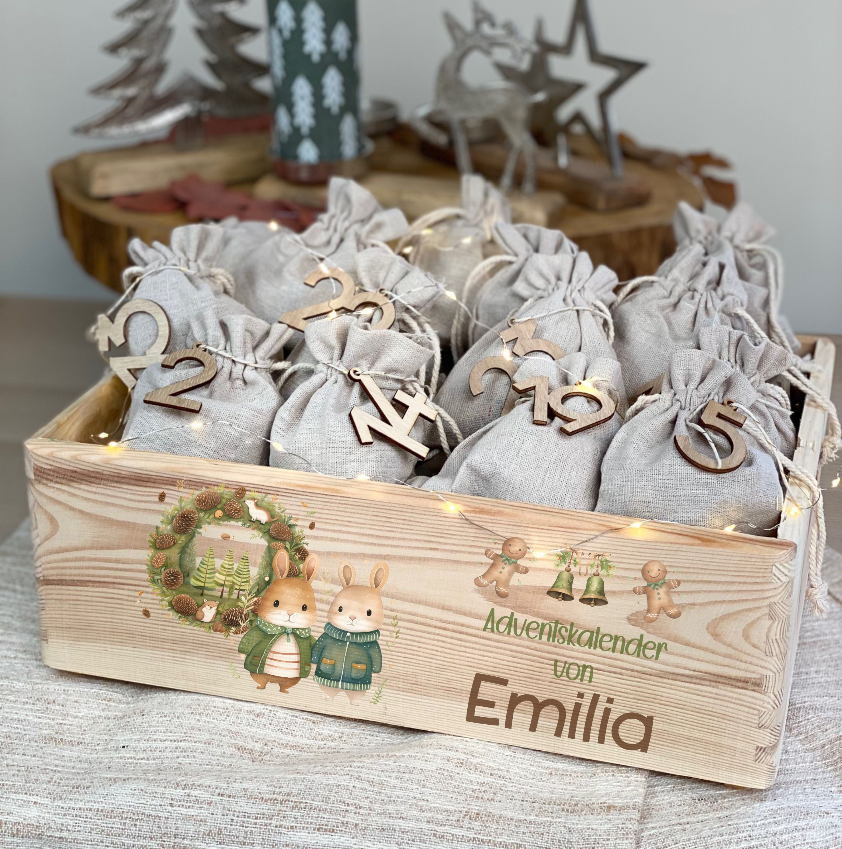 Adventskiste aus Holz mit Namen & skandinavischen Motiven