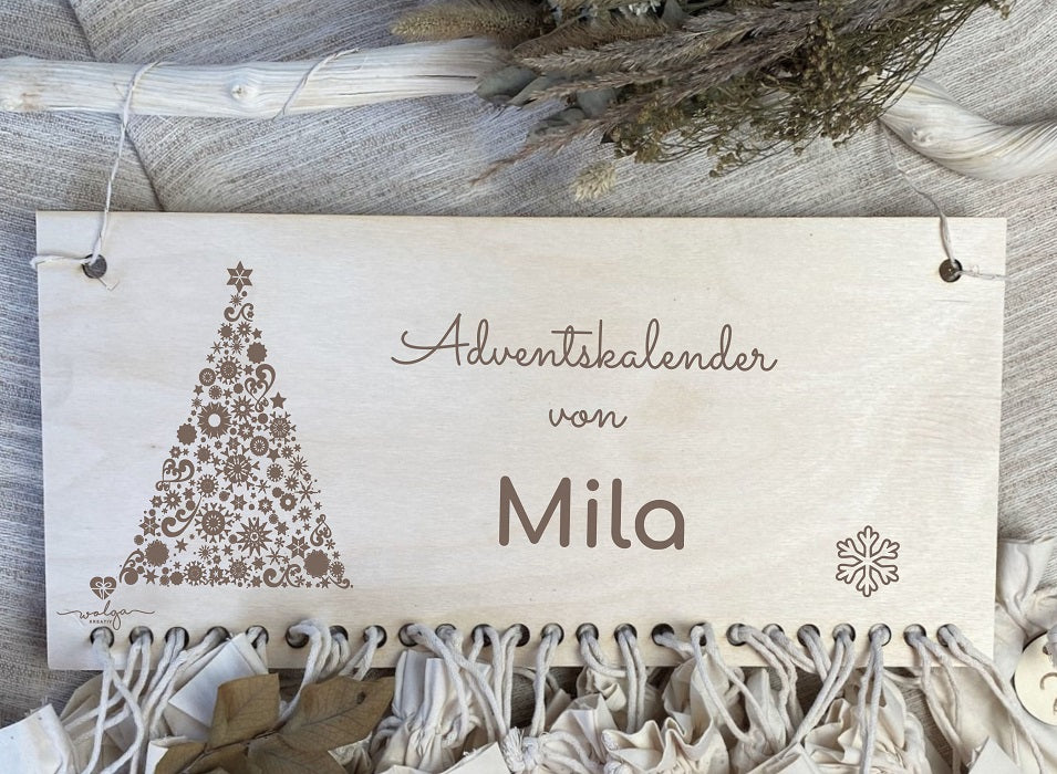 Personalisierter Adventskalender aus hochwertigem Holz und Stoffsäckchen Weihnachtsbaum