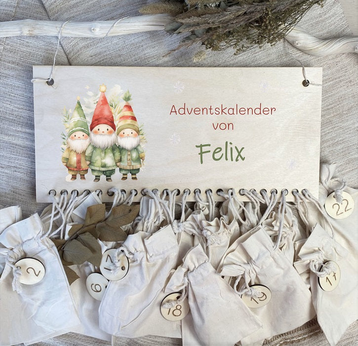 Personalisierter Holz-Adventskalender mit Namen Weihnachtswichtel