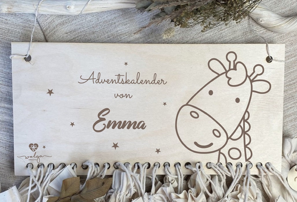 Personalisierter Holz-Adventskalender mit Namensgravur Giraffe