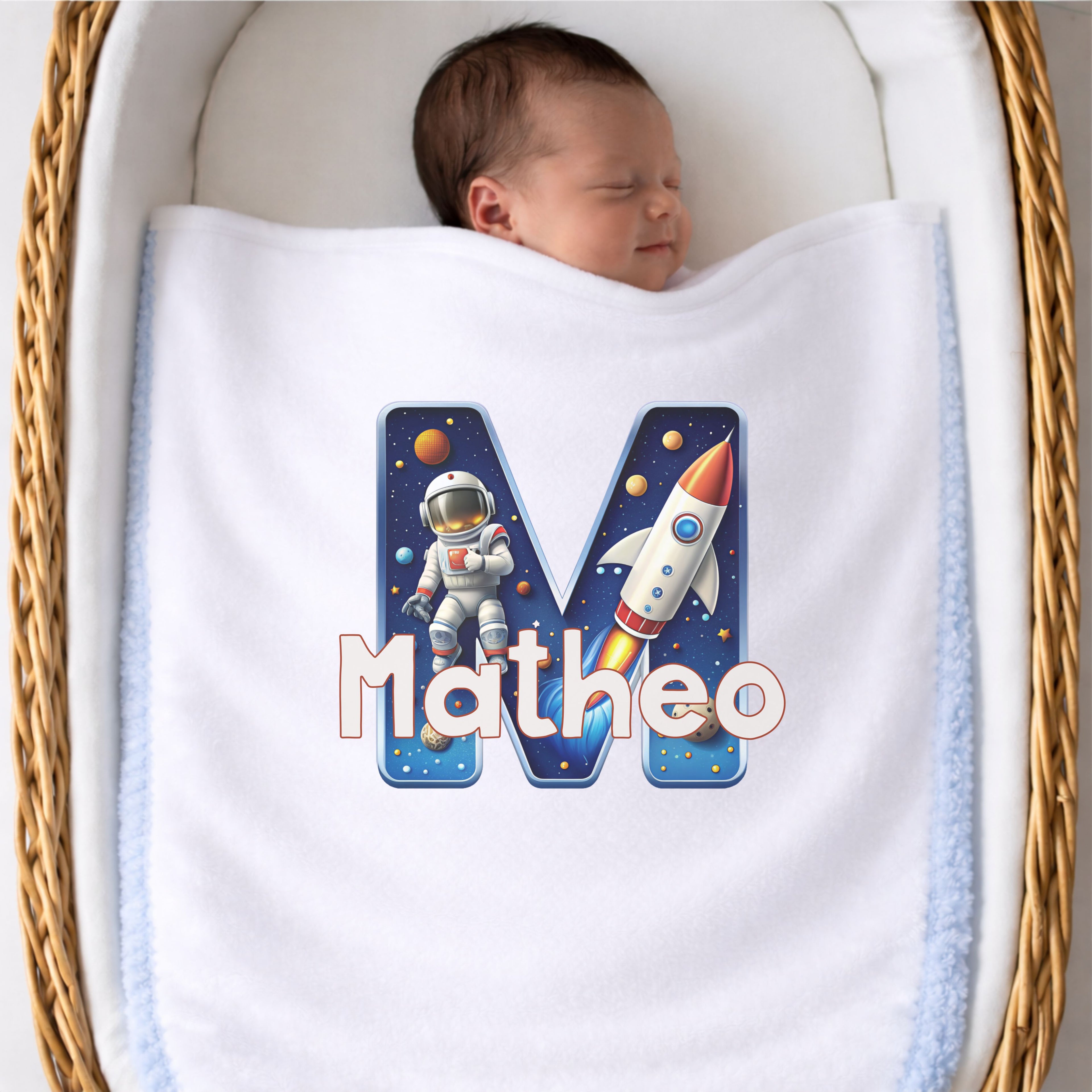 Kuscheldecke Baby mit Astronaut Motiv und Namensdruck als hochwertiges Babygeschenk zur Geburt