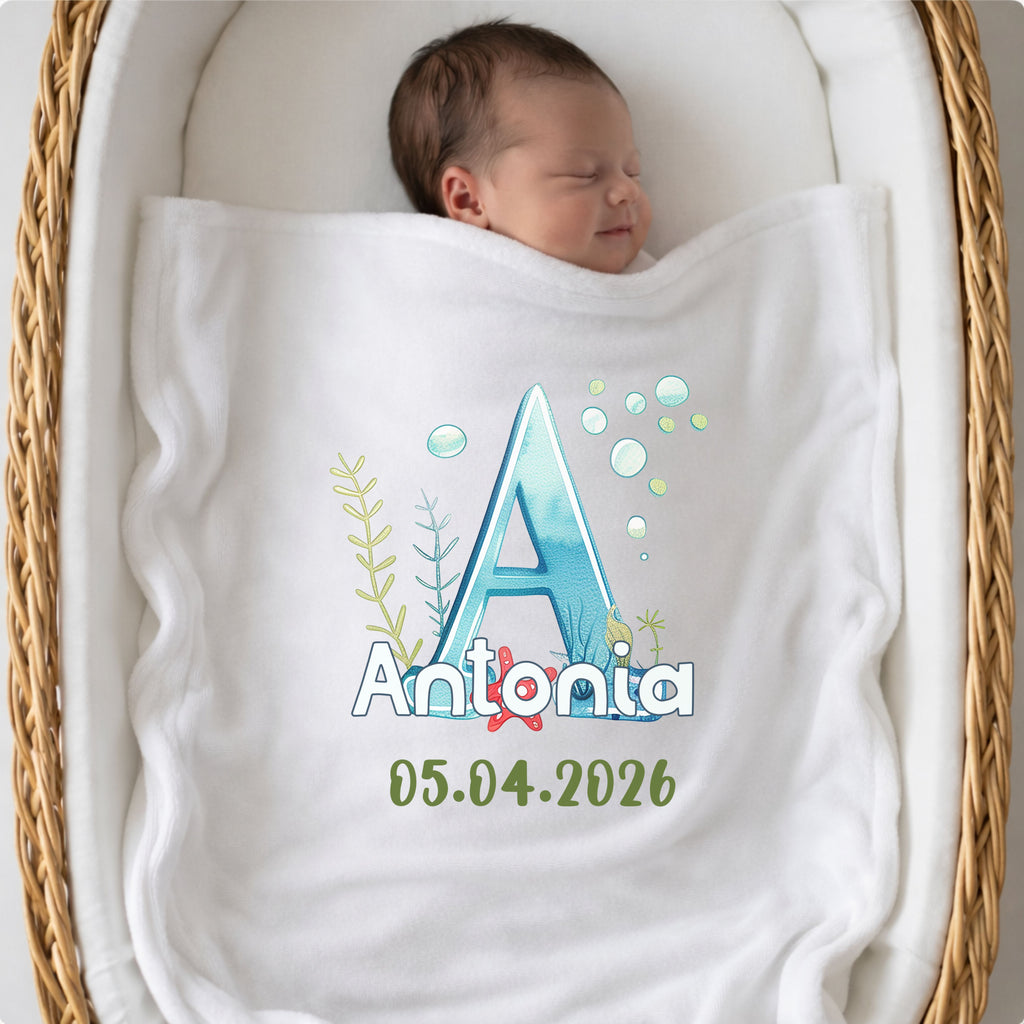 Babydecke mit Namen und optionalem Datum im Ozean Look für Kinderwagen und Babybett