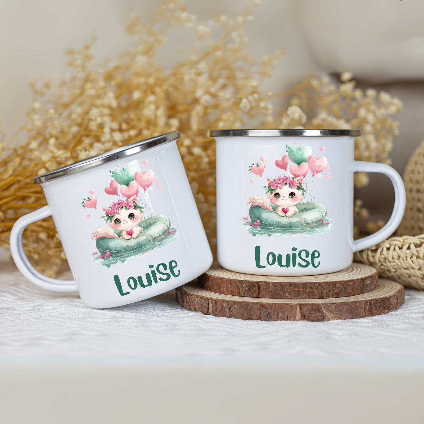Emaille Tasse personalisiert – Kindertasse mit Namen und grünen Tiermotiven