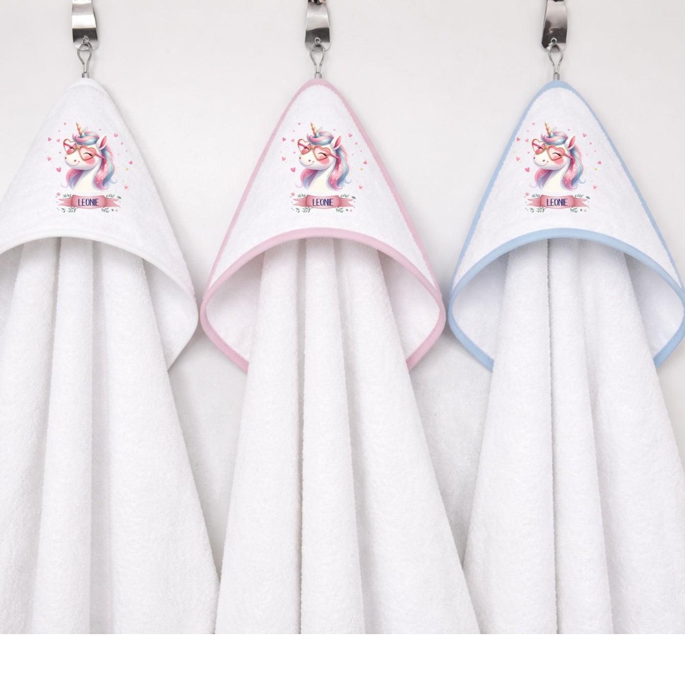 Kapuzenhandtuch Baby personalisiert – Einhorn mit Namen