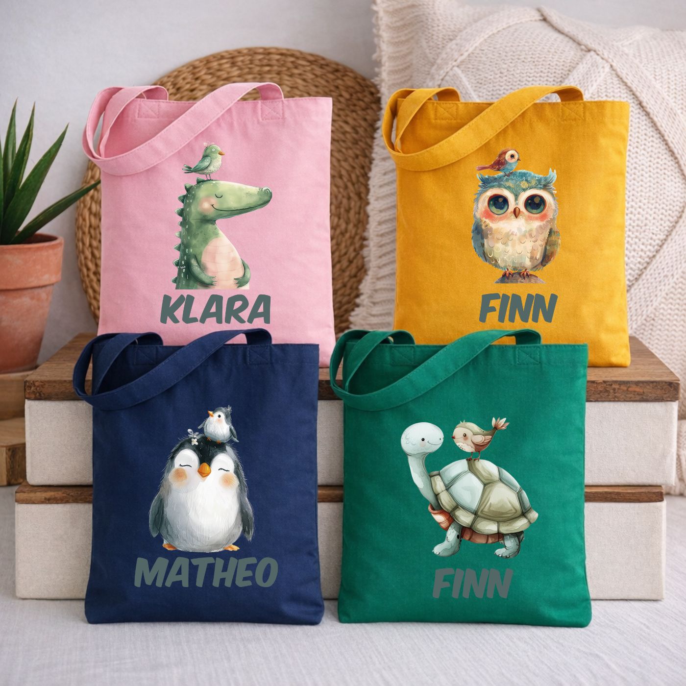 Stoffbeutel für Kinder mit bunten Tiermotiven Panda Pinguin Tiger Krokodil und Namen