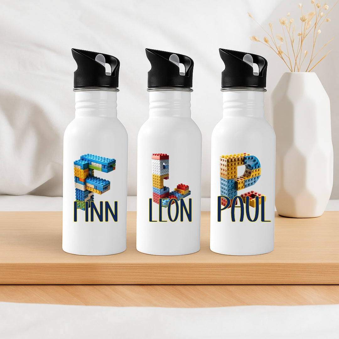 Personalisierte Trinkflasche mit Strohhalm für Kinder mit Namen und Baustein Buchstabe Motiv